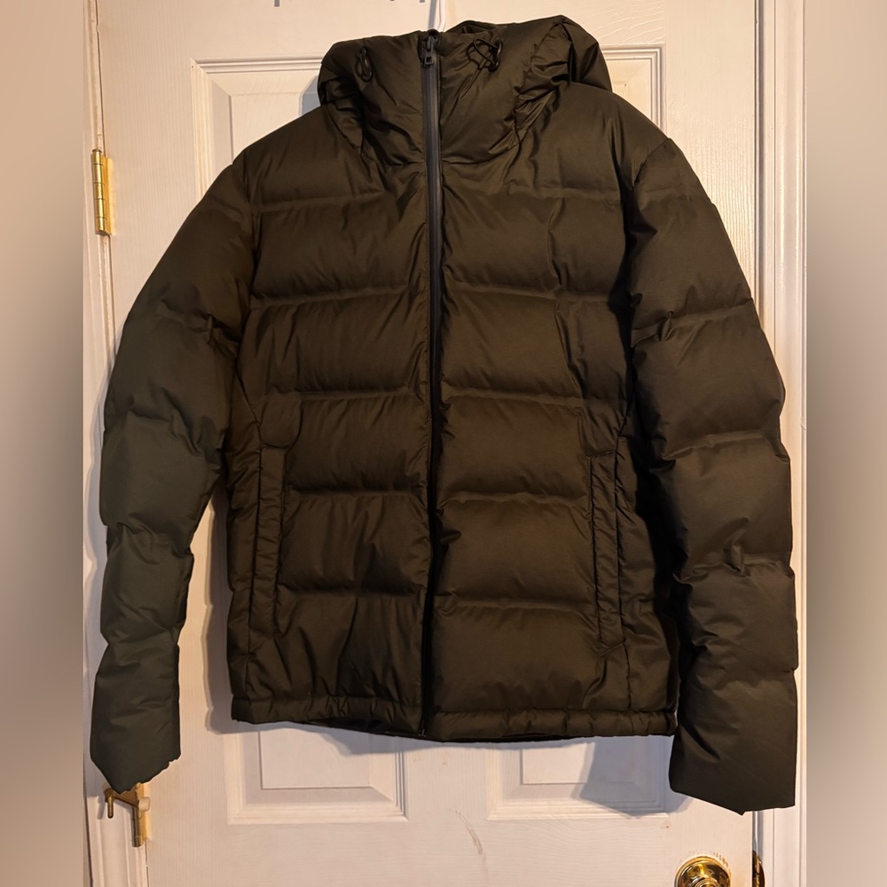 Uniqlo men’s down jacket